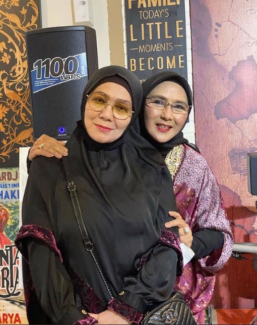 Eva Arnaz Gadis Warkop hijrah © Instagram
