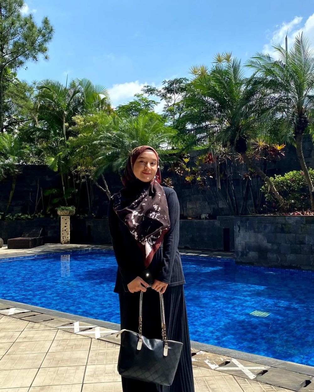 potret Hersa Rahayu istri Rizki DA di keseharian dipuji adem © berbagai sumber potret Hersa Rahayu istri Rizki DA di keseharian dipuji adem © berbagai sumber