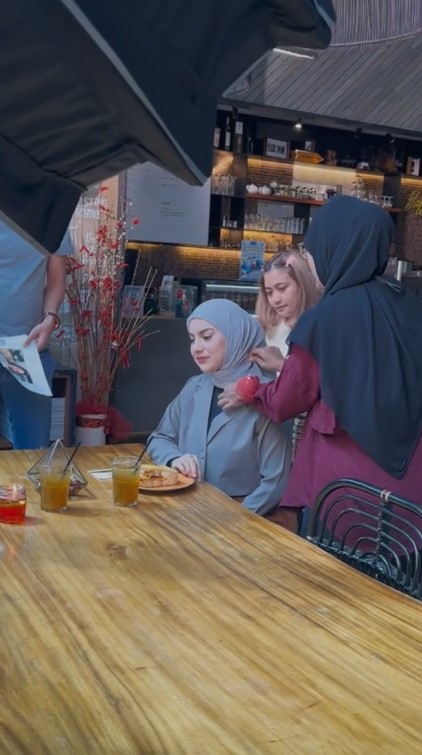 momen Irish Bella sibuk syuting © TikTok momen Irish Bella sibuk syuting © TikTok