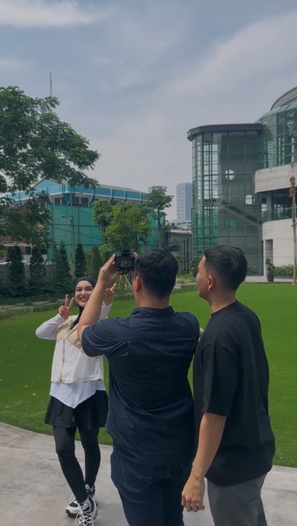 momen Irish Bella sibuk syuting © TikTok momen Irish Bella sibuk syuting © TikTok