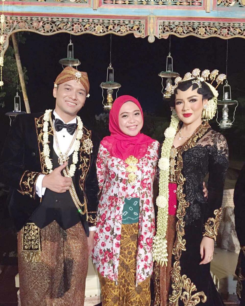 potret seleb menikah pakai busana nuansa hitam © berbagai sumber potret seleb menikah pakai busana nuansa hitam © berbagai sumber