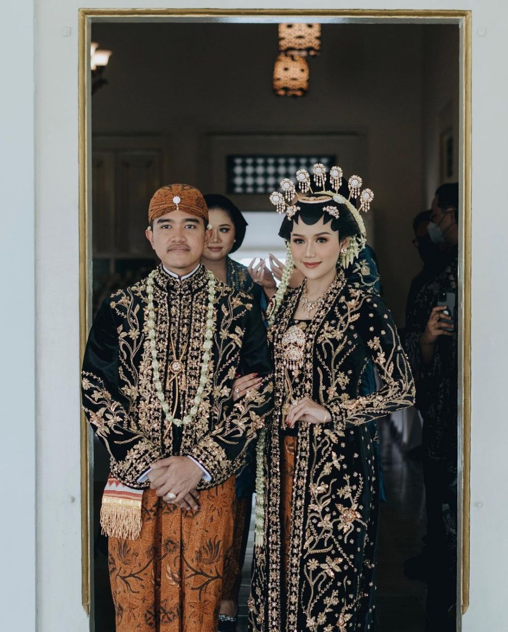 potret seleb menikah pakai busana nuansa hitam © berbagai sumber potret seleb menikah pakai busana nuansa hitam © berbagai sumber