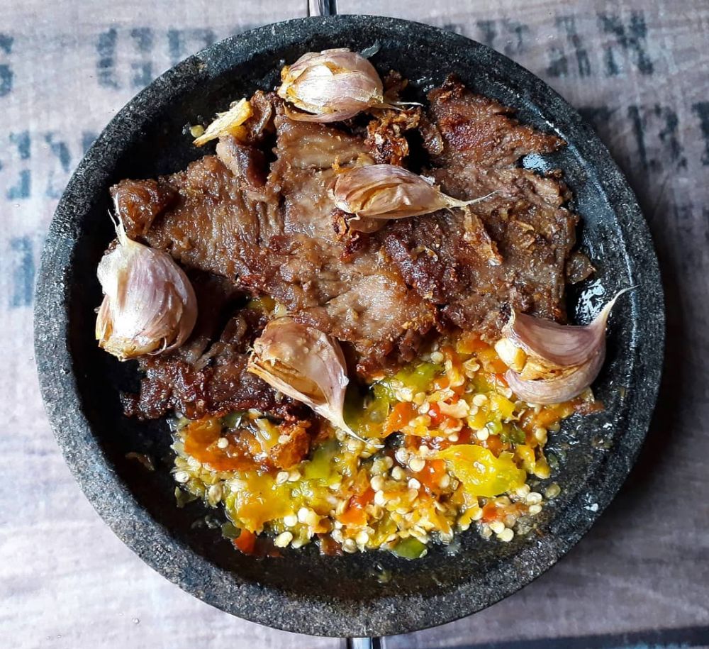 21 Resep sambal bawang ala rumahan, praktis, segar, dan bikin nagih