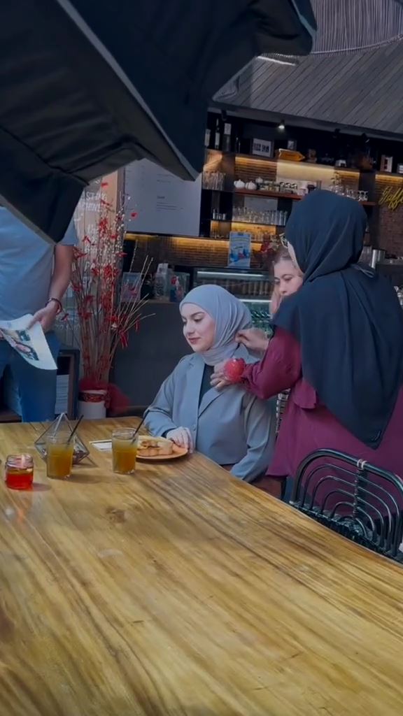 irish bella cari nafkah © berbagai sumber irish bella cari nafkah © berbagai sumber