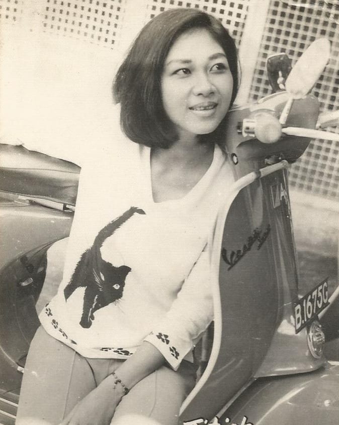 masa muda penyanyi mirip isyana © berbagai sumber