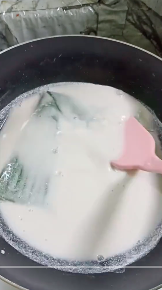 Tak perlu dimasak dari awal, ini trik mengatasi santan pecah cuma pakai 1 jenis daun