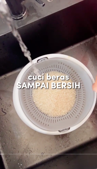 Tanpa margarin, ini cara menanak nasi agar tak cepat basi meski disimpan di rice cooker sampai 2 hari