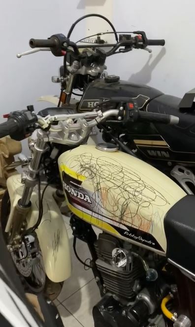 Momen ibu biarkan anak corat-coret motor ayahnya TikTok