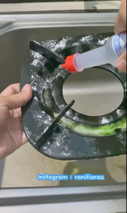 Tanpa sitrun, ini cara ampuh hilangkan kerak di tungku kompor agar mengilap lagi pakai 3 bahan dapur