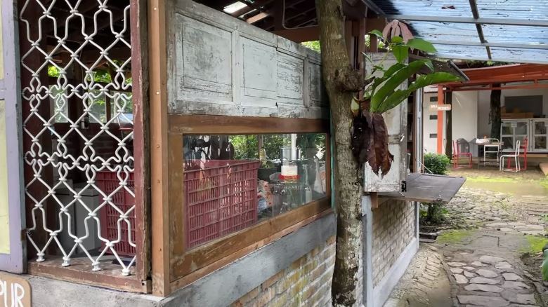 dapur terpisah unik © YouTube