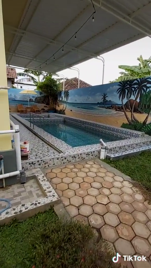rumah kuning tengah kampung © TikTok