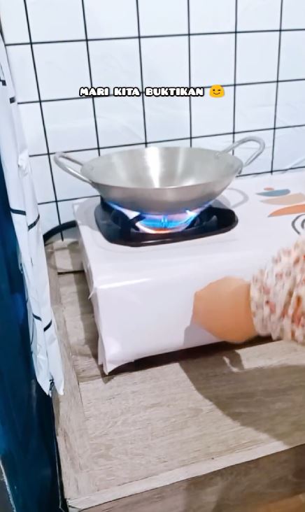 Cuma modal 1 bahan dapur, begini trik agar pantat wajan tidak berkerak gosong saat dipakai masak