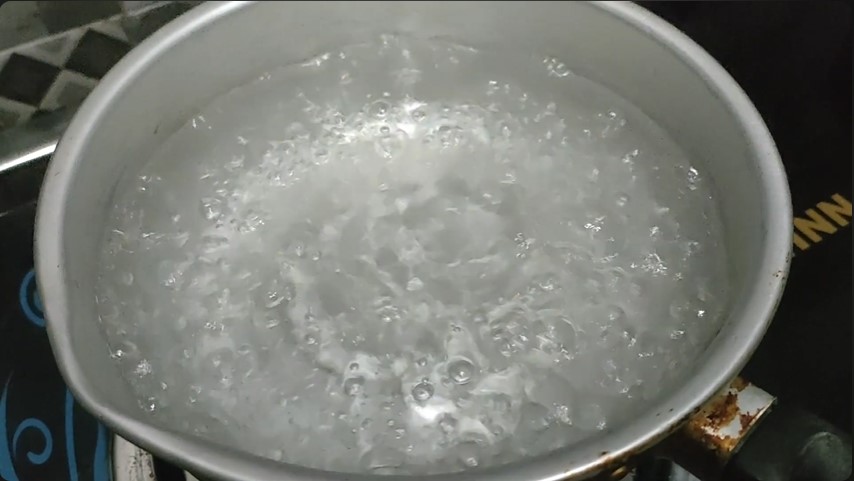 Bukan baking soda atau sitrun, ini trik membasmi noda lemak di lap dapur cukup tambah 2 bahan dapur