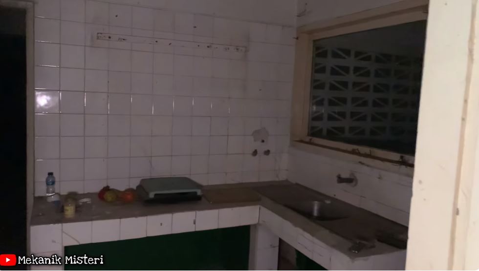 penampakan rumah megah dono terbengkalai © YouTube penampakan rumah megah dono terbengkalai © YouTube