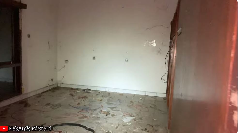 penampakan rumah megah dono terbengkalai © YouTube penampakan rumah megah dono terbengkalai © YouTube