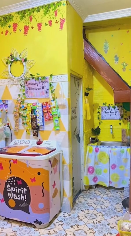 dapur kontrakan serba kuning estetik © 2023 brilio.net