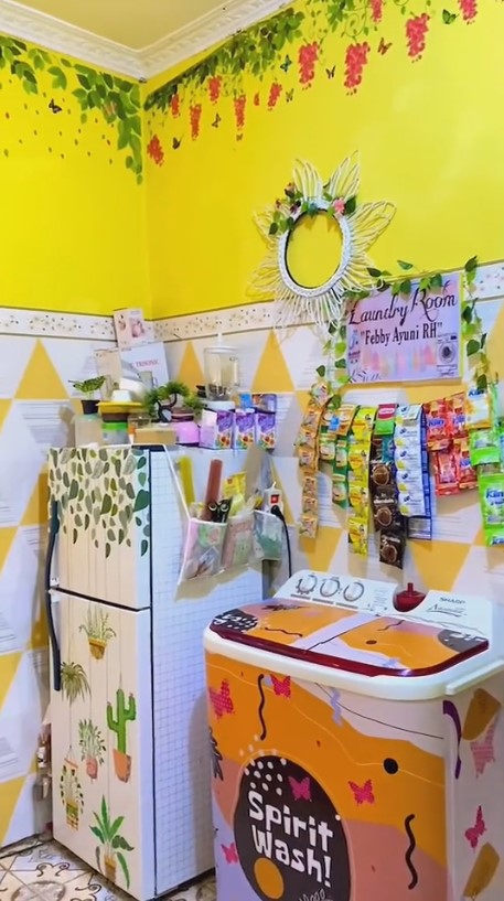 dapur kontrakan serba kuning estetik © 2023 brilio.net