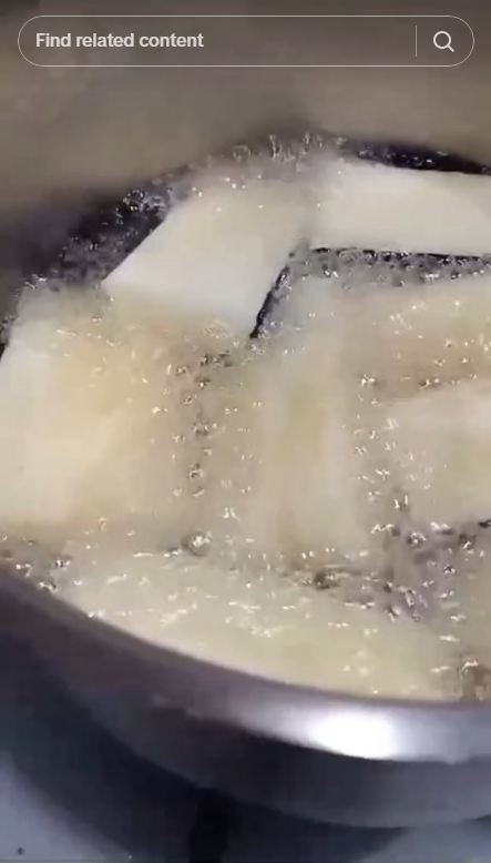 Tak perlu direndam air cuka dan garam, ini trik menggoreng terong supaya warnanya tetap ungu cerah