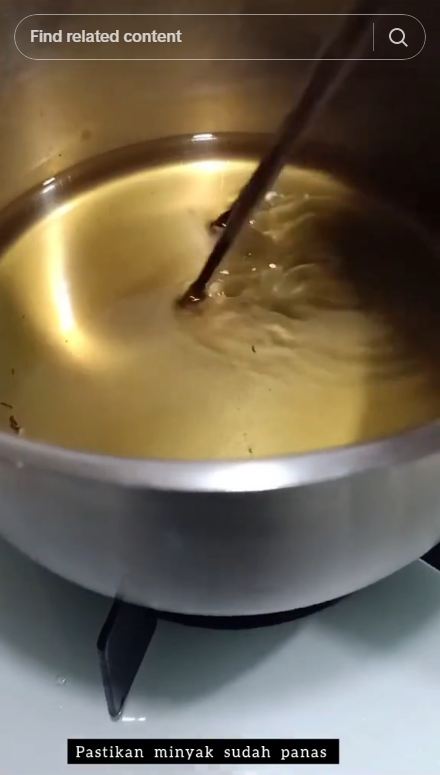 Tak perlu direndam air cuka dan garam, ini trik menggoreng terong supaya warnanya tetap ungu cerah