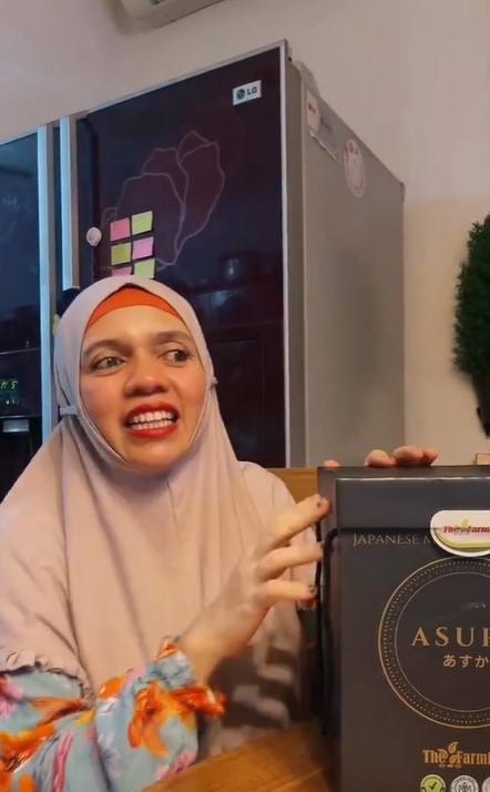  Geni Faruk pakai hijab simple tuai pujian © berbagai sumber