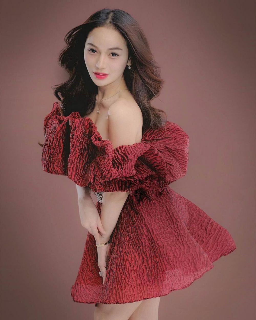 transformasi jessica rinrada © berbagai sumber transformasi jessica rinrada © berbagai sumber