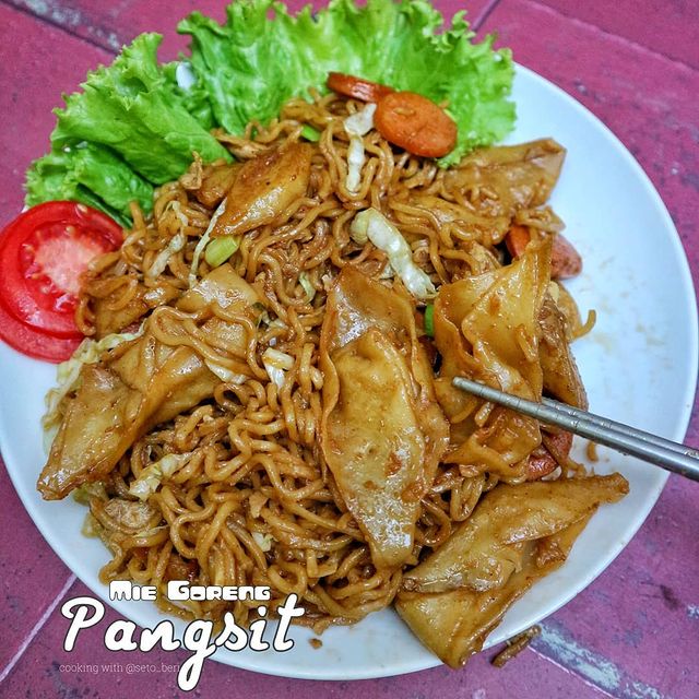 20 Resep mi goreng seafood ala rumahan, solusi saat bosan makan nasi