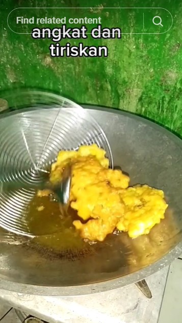 Bukan ditambah tepung beras, ini trik goreng bakwan jagung lebih gurih dan renyah mengandalkan 2 bahan