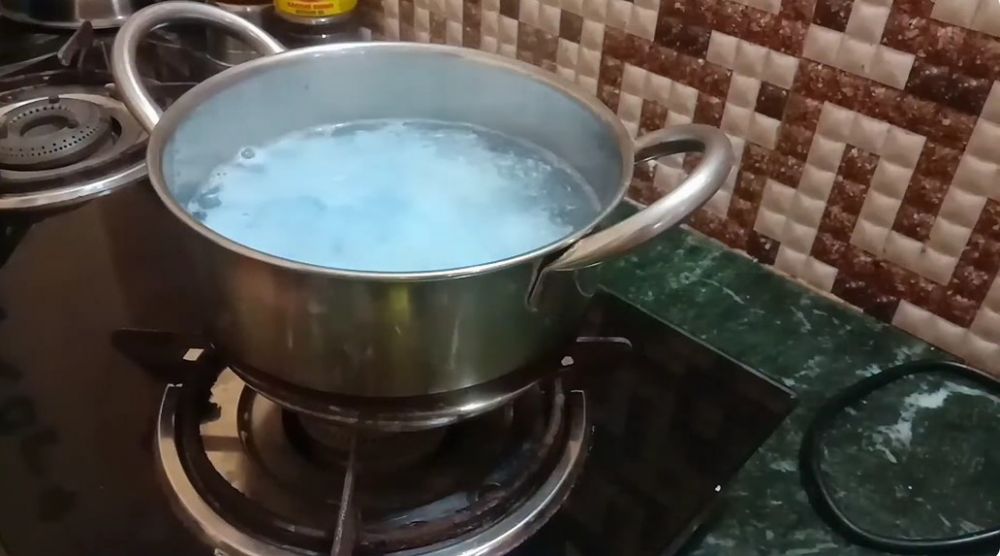 Cukup pakai 1 bahan sederhana, ini cara cuci lap dapur berminyak agar bersih kesat walau tanpa sitrun
