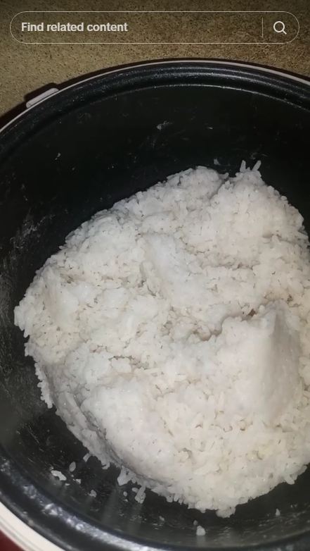 Trik agar nasi tetap pulen, tidak berkerak, dan tak bau meski disimpan di rice cooker pakai 2 alat ini