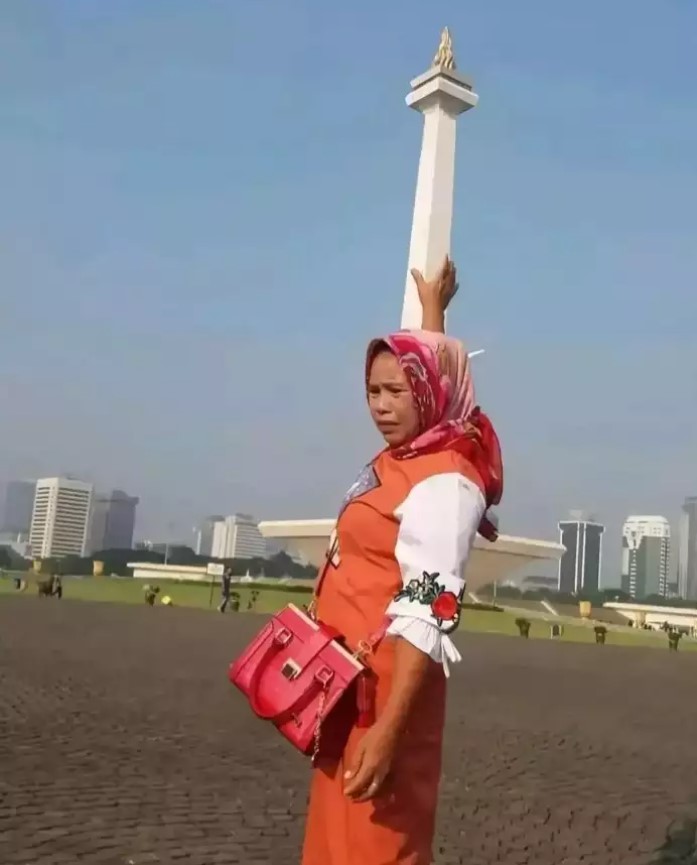 Jepretan kebetulan dari samping Berbagai sumber Jepretan kebetulan dari samping Berbagai sumber