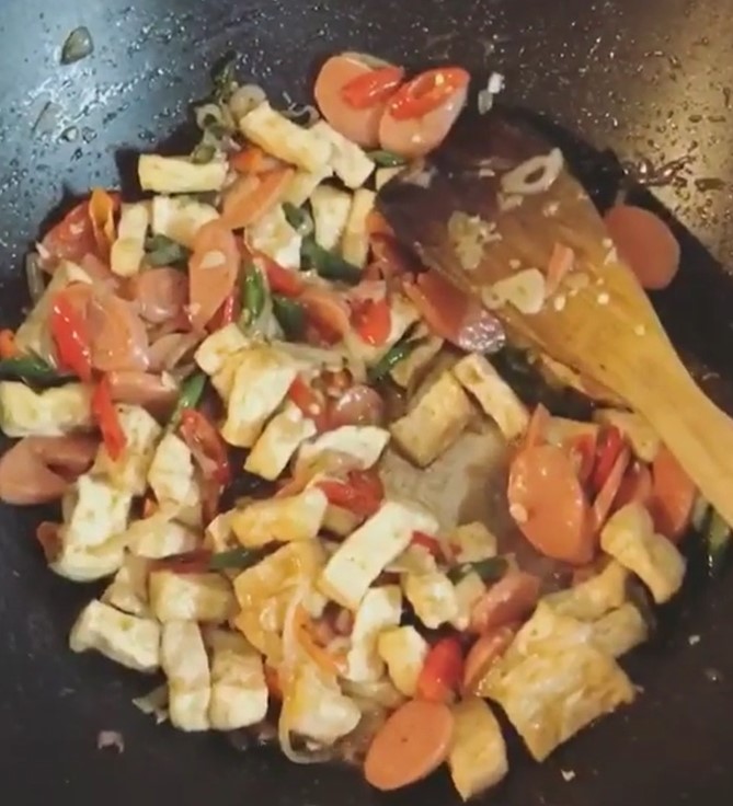 13 Resep tahu campur sosis, enak, praktis, dan bikin nagih