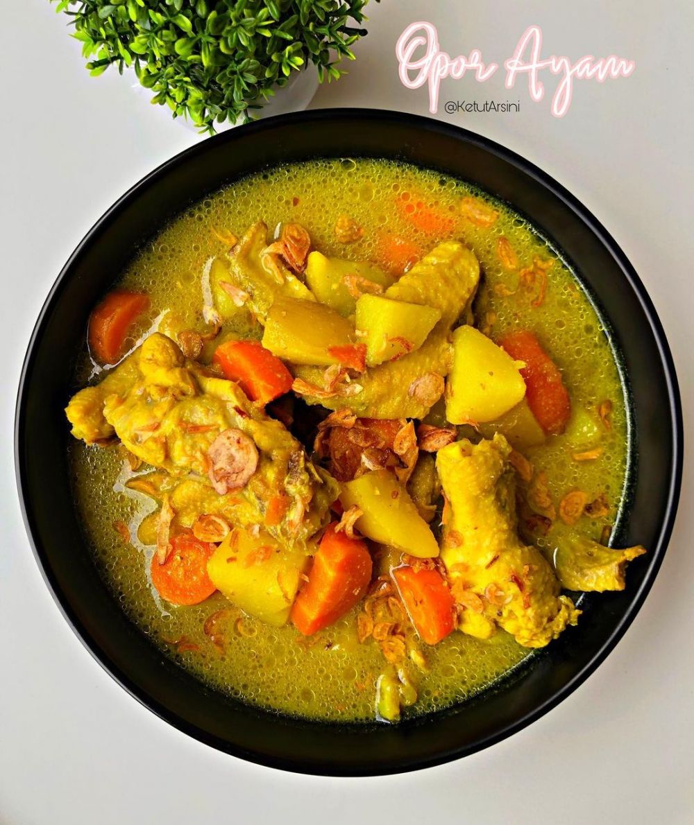 30 Resep opor ayam sederhana, enak dan gurih