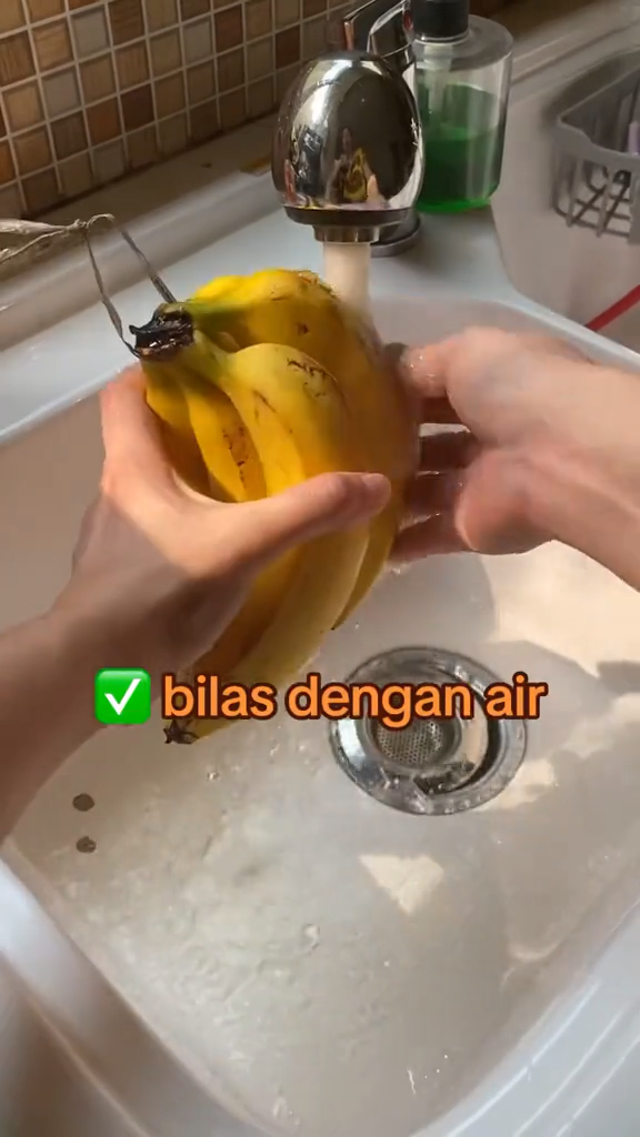 Tak perlu dikupas, ini cara menyimpan pisang matang agar tak menghitam dan busuk sampai 5 hari