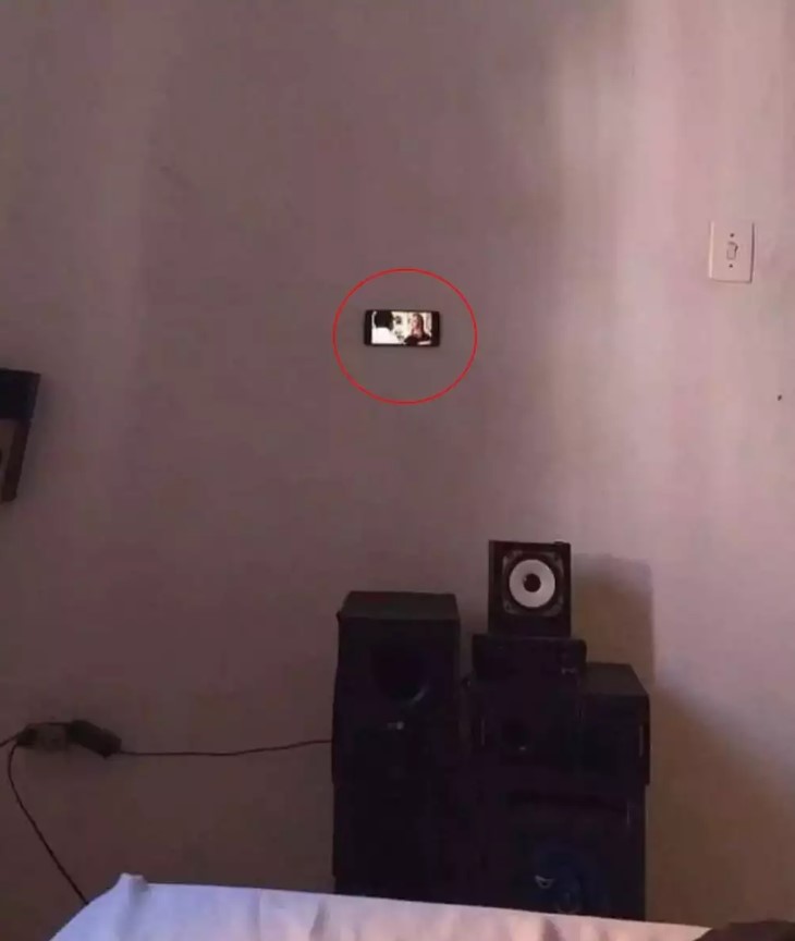 Orang gabut di rumah Berbagai sumber Orang gabut di rumah Berbagai sumber