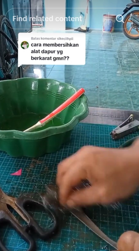 Tanpa direndam cuka dan baking soda, ini cara hilangkan karat pada sendok pakai 2 bahan sederhana