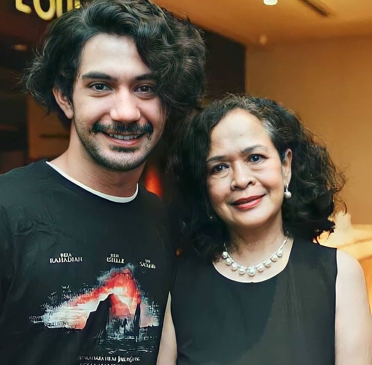 toleransi seleb dan ibu beda agama © berbagai sumber