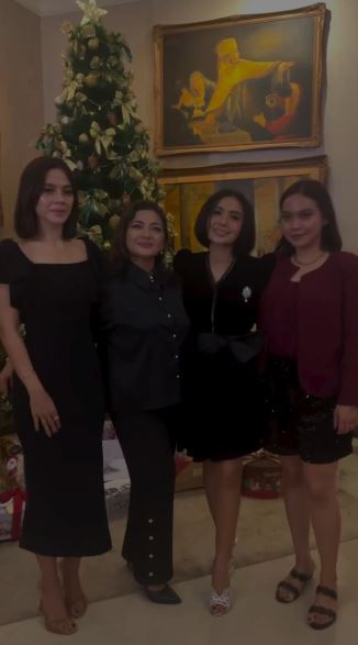 keseruan yuni shara perayaan natal bareng mantan suami © instagram keseruan yuni shara perayaan natal bareng mantan suami © instagram