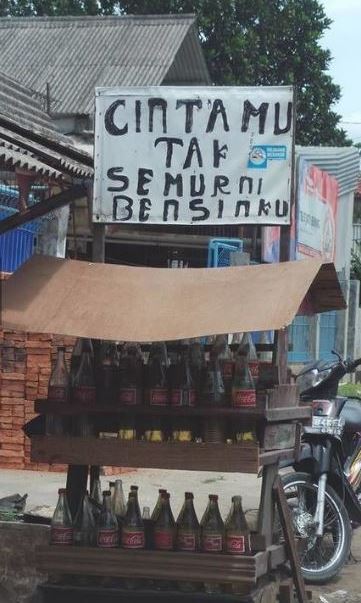 Potret kocak tulisan di gerobak pedagang Berbagai sumber