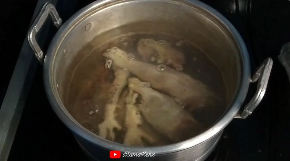 Empuk dalam 14 menit, ini trik merebus ayam kampung agar hemat gas tanpa presto dan daun pepaya