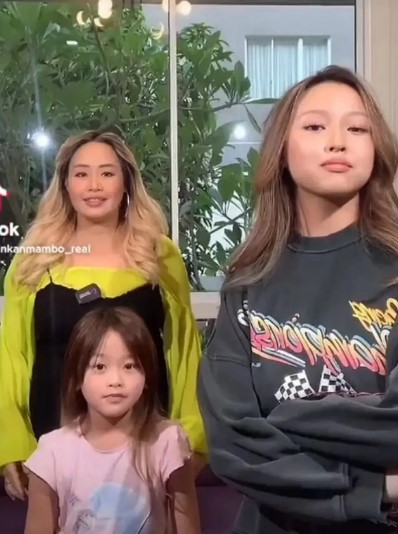 kedekatan Pinkan Mambo dan Michelle © berbagai sumber