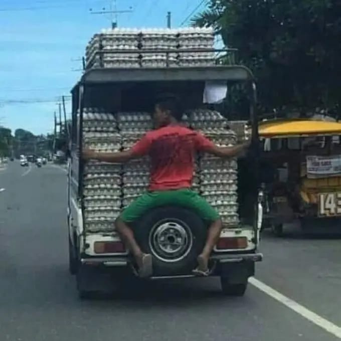 nyeleneh di jalan berbagai sumber