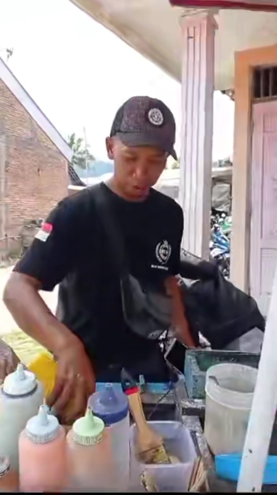 pengantin beli cilok © TikTok pengantin beli cilok © TikTok