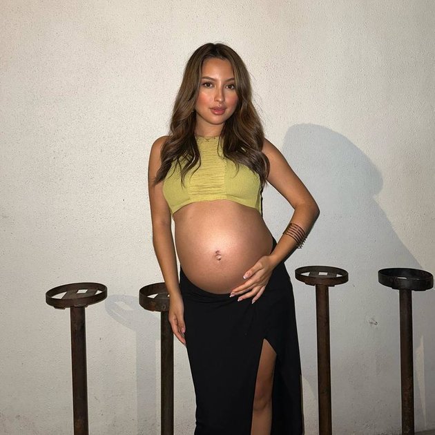 seleb blasteran baby bump © Instagram