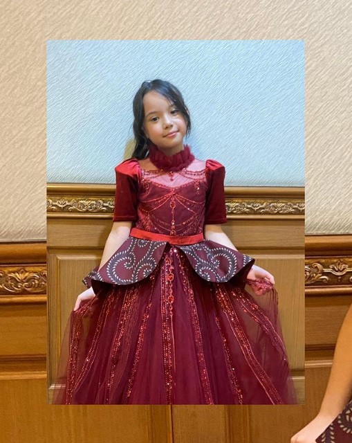 Gempi baca puisi di depan Jokowi © Instagram Gempi baca puisi di depan Jokowi © Instagram