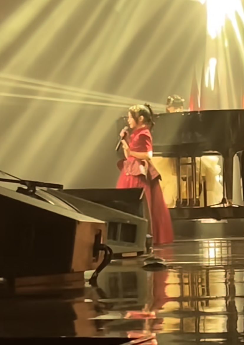 Gempi baca puisi di depan Jokowi © Instagram Gempi baca puisi di depan Jokowi © Instagram