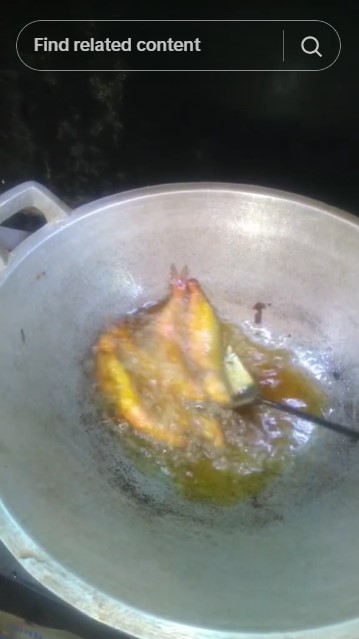 Tanpa terigu, ini trik goreng ikan agar minyak tak meletup dan lengket di wajan pakai 2 bahan dapur