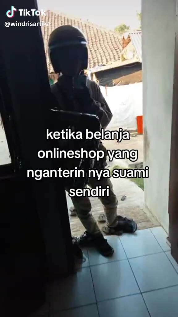 Paket diantar kurir tak terduga © TikTok