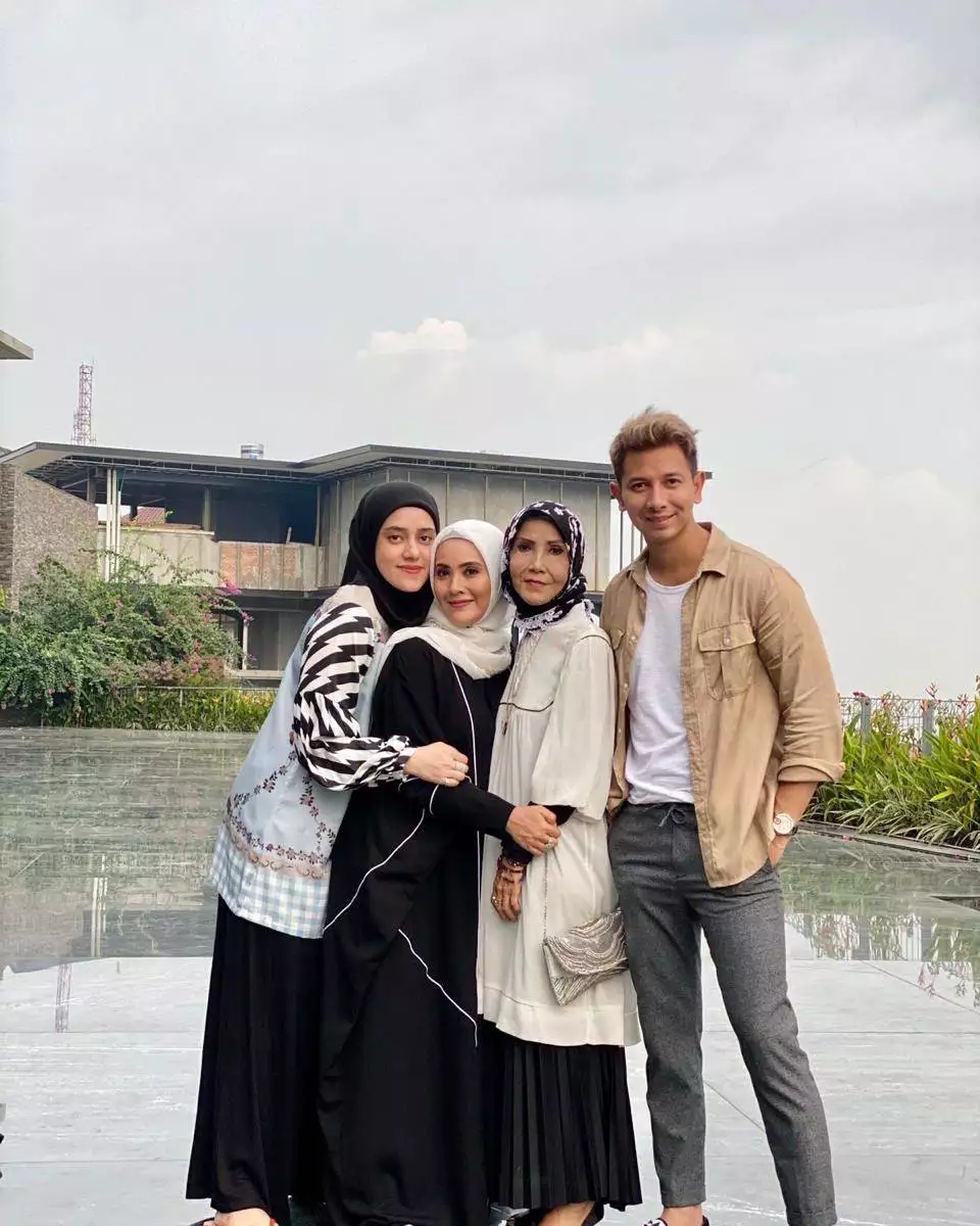 kedekatan seleb dan menantu definisi mertua idaman © instagram kedekatan seleb dan menantu definisi mertua idaman © instagram