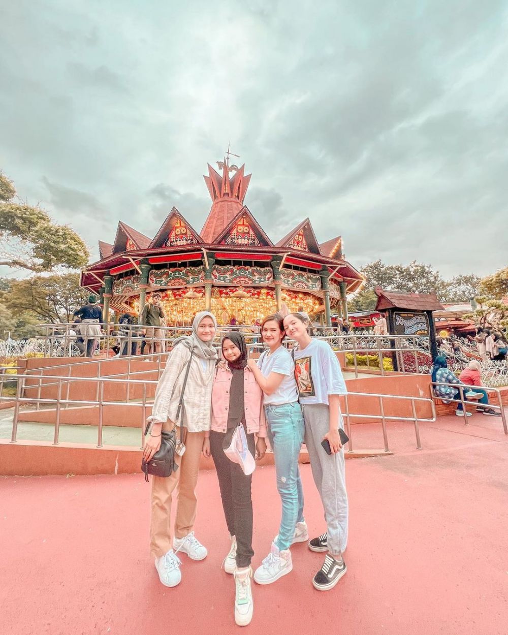 beda gaya Rania dan Ricci anak Ifan Seventeen dari istri pertama & Citra Monica © 2023 brilio.net