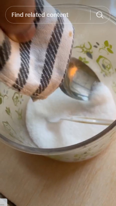 Aksi pria mencoba bakar garam ini bikin tercengang penasaran, endingnya justru nggak habis pikir